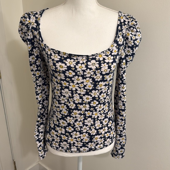 SHEIN Tops - Shein Womens Size Medium Floral Daisy Long Sleeved Top Shirt Blue White Low Cut